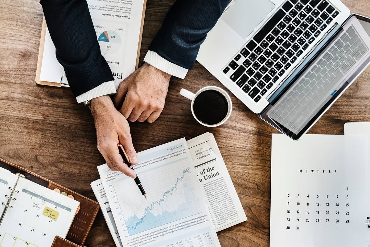 Financial Projections - Financial WordPress Theme